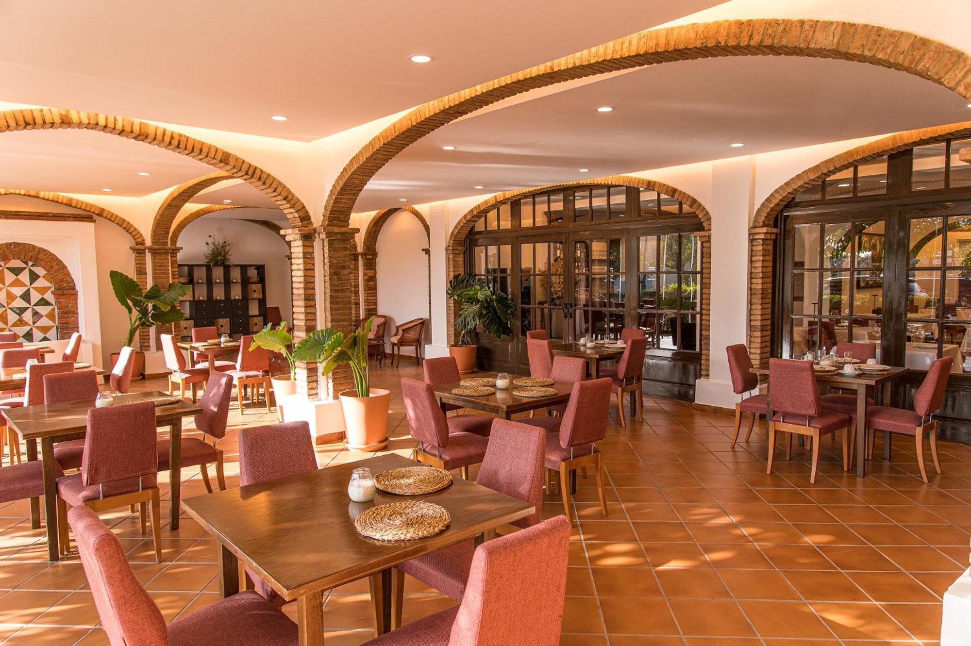Hotel-Restaurante Casa Garcia Almonaster La Real Bagian luar foto